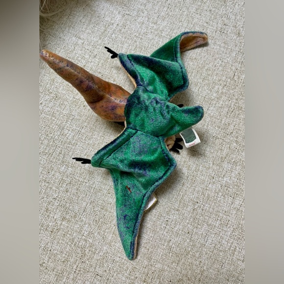 🍀 Swoop the BEANIE BABY was the fourth dinosaur Beanie Baby made by Ty.🍀#SWOOP - Picture 2 of 10